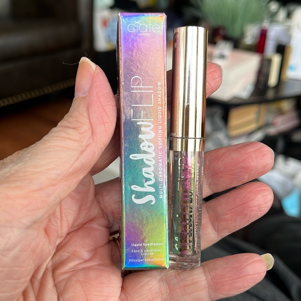 Ciate ShadowFLIP multi-chromatic liquid shadow in Shade ‘Wonder’.  New In Box!